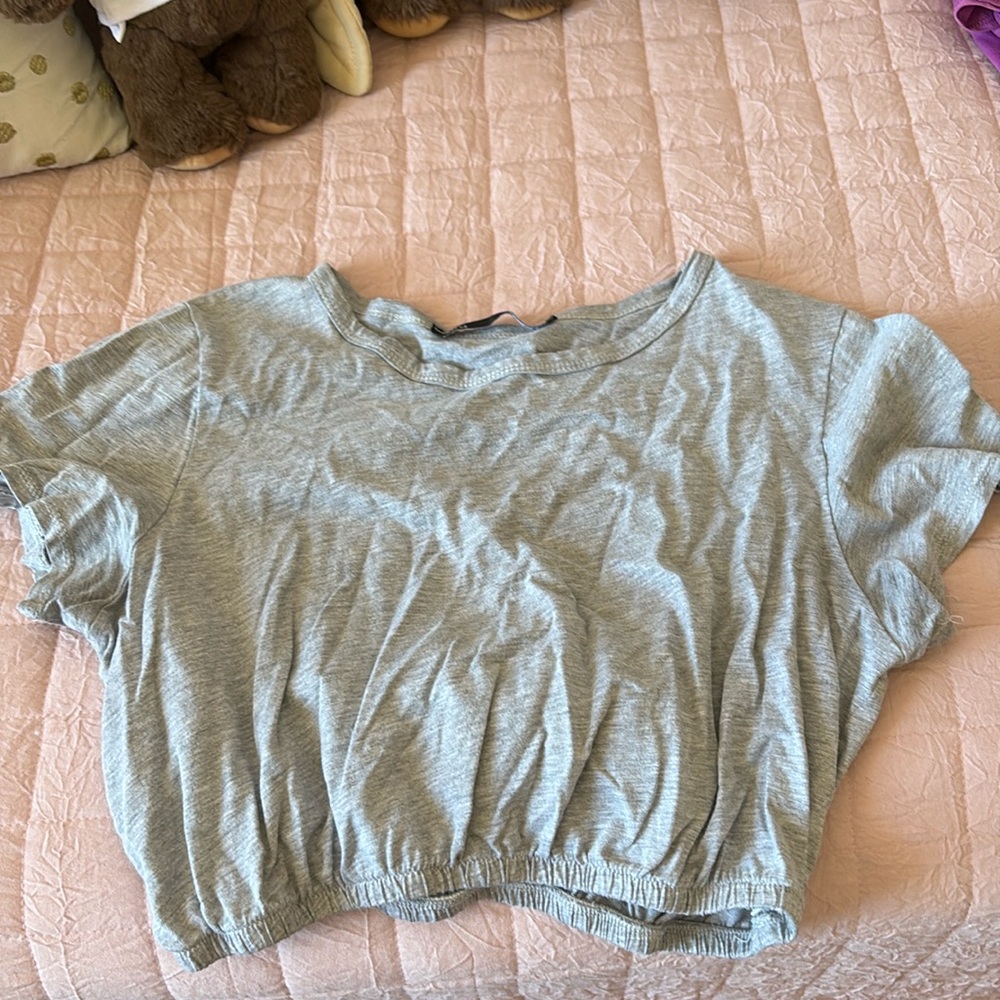 Cropped grey crop top with synched in waist